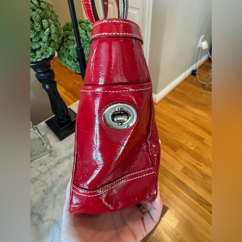 Coach - NWT Authentic Red Patent Leather Tote #13761 2009 Zipper Top Closure - Picture 6 of 11